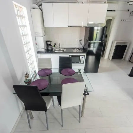 Apartament Hugo Appartamento *