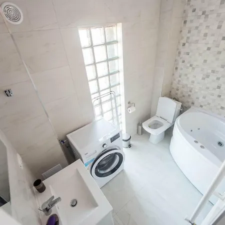 Apartament Hugo Năvodari